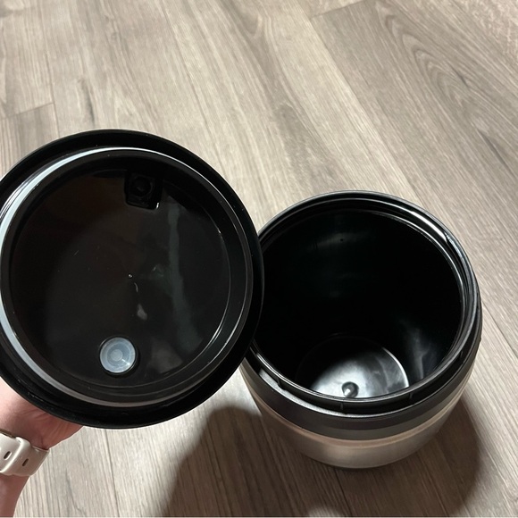 Green Bay Packets 72oz Large Thermos with Spicket Straw Pourer Handle - Picture 5 of 5